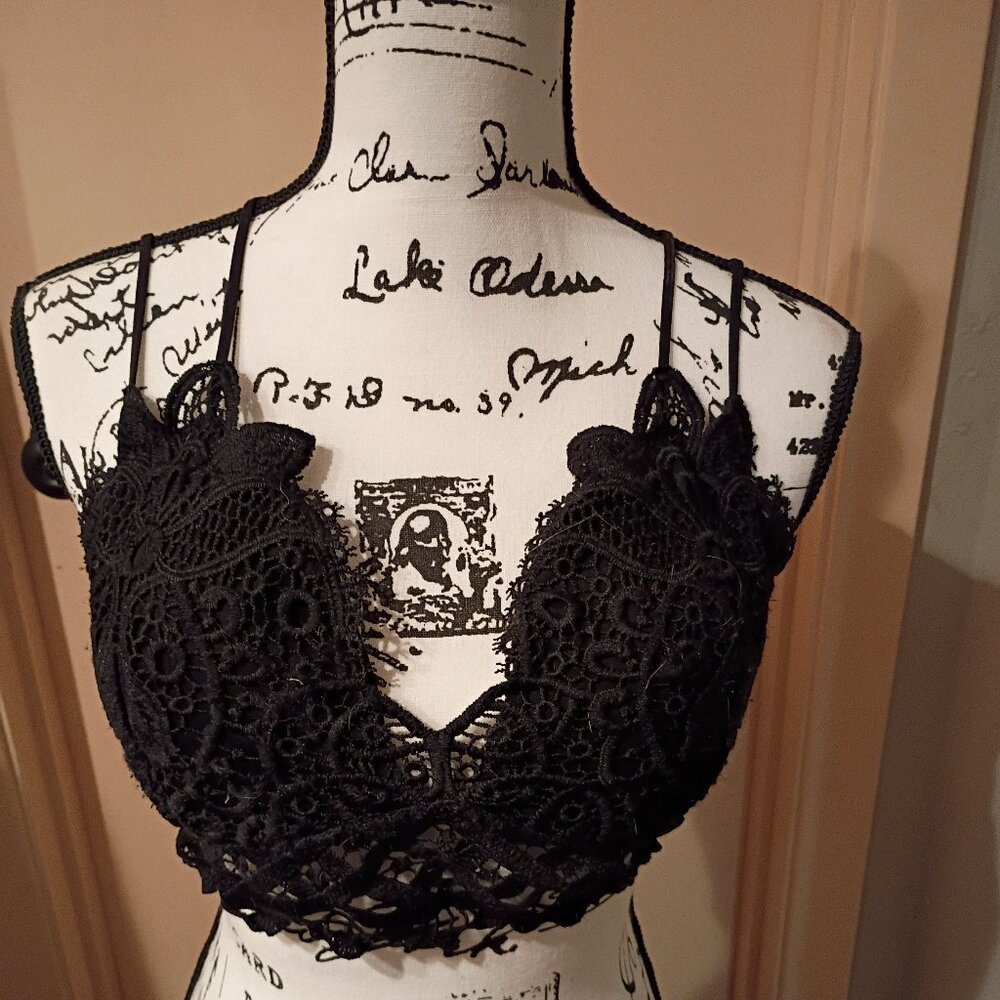 Beautiful Sexy Lacey Crochet Bustier Corset - Crisscross Back Straps - Large